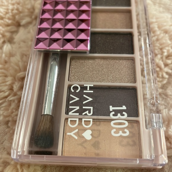 Hard Candy | Lap of Luxury Eyeshadow Pallete - Picture 3 of 6